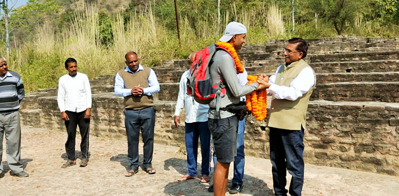 Deepak Anand being given a send off by Dr Satbir Singh Saini and others at ABR III, Adi Badri on Feb. 20, 2020